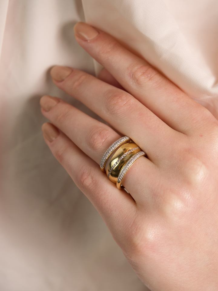 Anel em ouro 18k com fileiras de diamantes